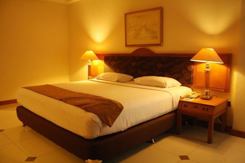 Bumi Wiyata Hotel Депок Екстериор снимка